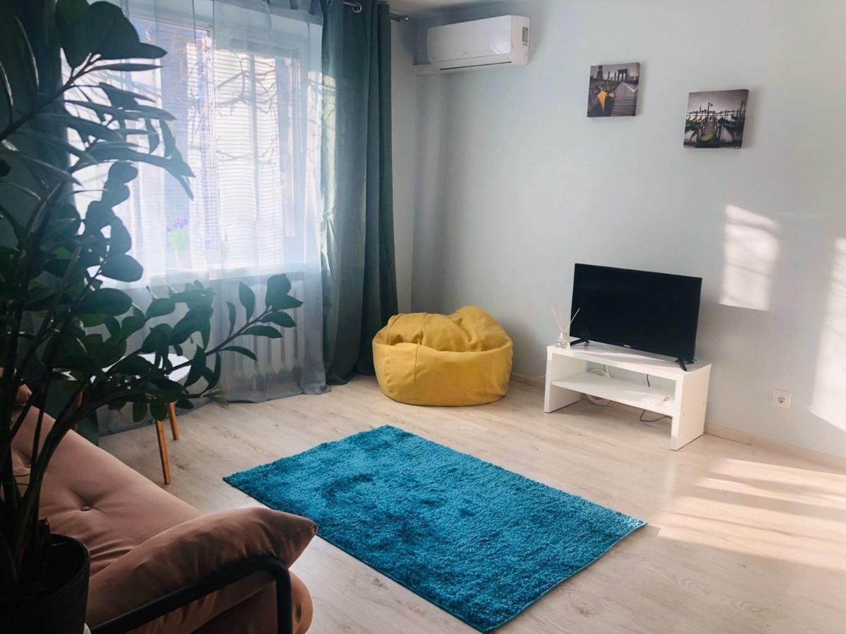 Stylish And Comfortable Apartment In The Center Czerkasy Zewnętrze zdjęcie